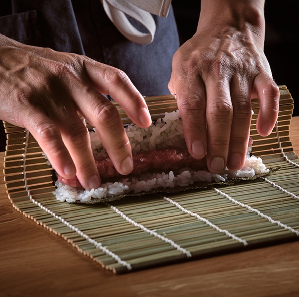 Image from lesushiman.ca